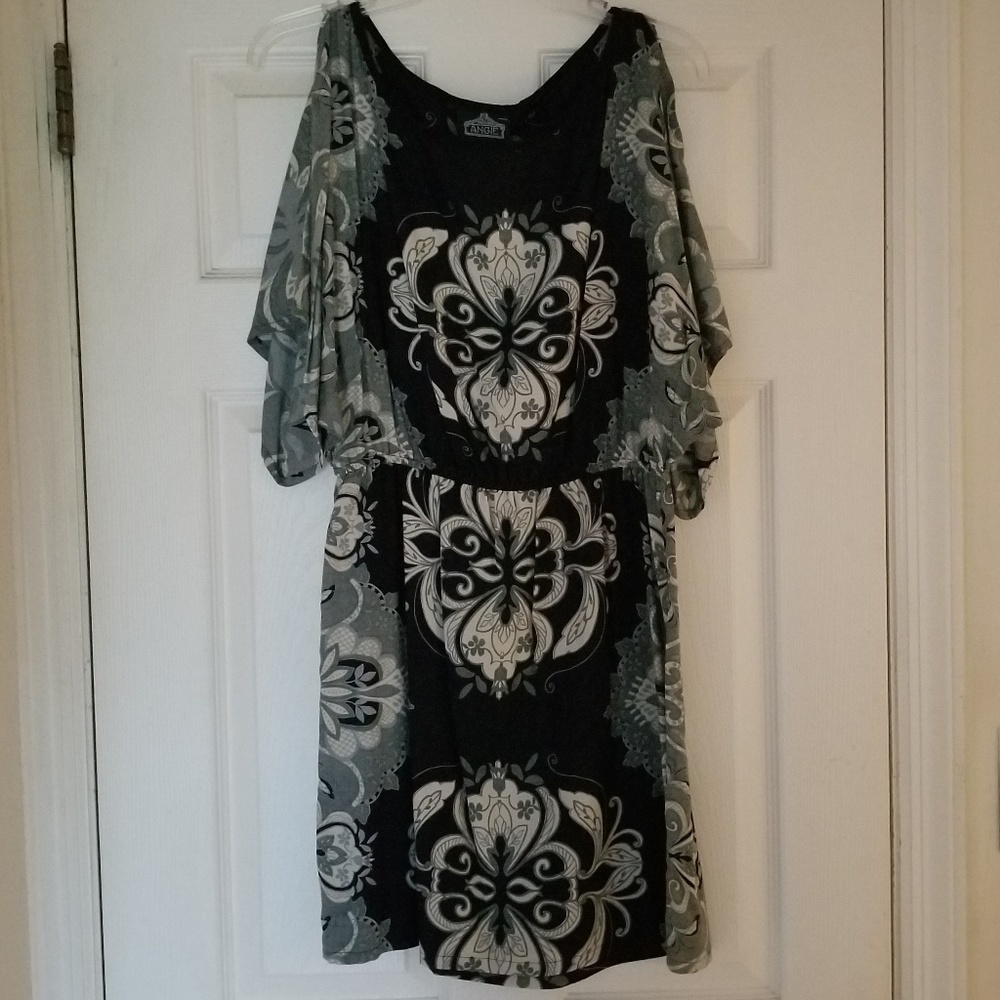💐Gray, black and white boho print dress